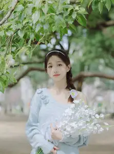 Lin Miao Xin: Captivating Spring Serenity in YiTuYu Vol.8645 - image 5