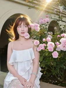 Kieu Trinh Xiu: The Ethereal Beauty of Vietnam’s Famous Milk Tea Girl in New Photoshoot - image 7