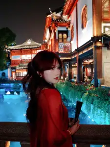 Hot girl Bao Han Helia's Dazzling China Trip: Captivating Photos Amidst Ancient Night Scenery - image 1