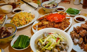 The Ultimate Hong Kong Food Tour: From Local Street Eats to High-End Michelin Dining - image 3