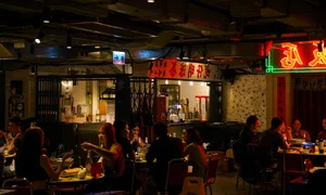 The Ultimate Hong Kong Food Tour: From Local Street Eats to High-End Michelin Dining - image 4
