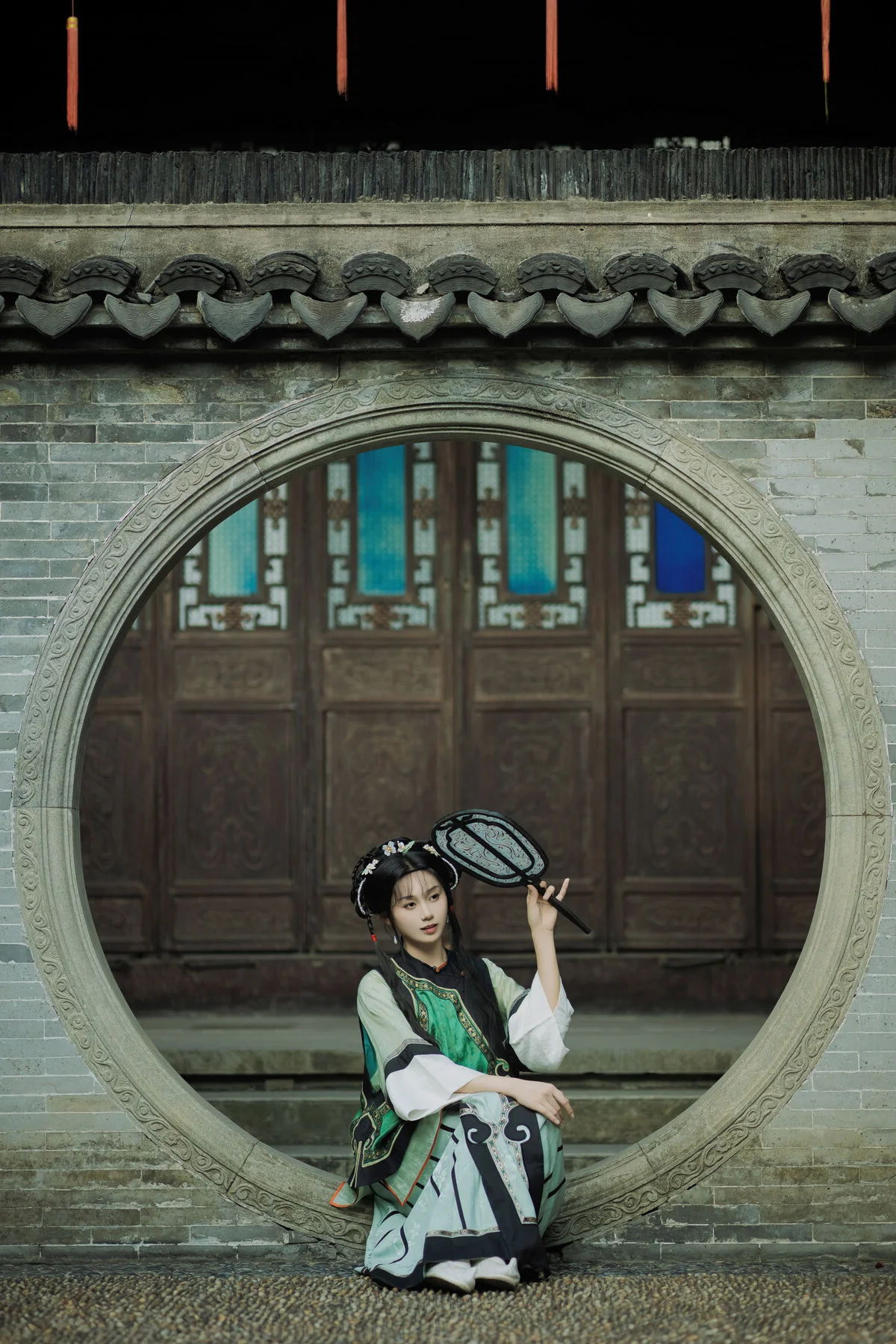 Exploring the Visual Narrative of Zheng Yu Xi in YiTuYu Art Language Vol.7738
