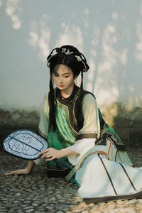 Exploring the Visual Narrative of Zheng Yu Xi in YiTuYu Art Language Vol.7738 - image 6