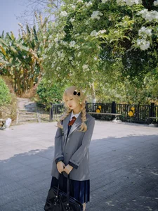 Zi Qing in Art Language Vol.6852: A Masterpiece of Light and Grace - image 1