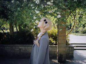 Zi Qing in Art Language Vol.6852: A Masterpiece of Light and Grace - image 3