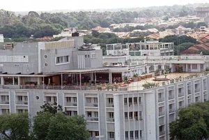 Historic Luxury: Rare Glimpses of American-Influenced Hotels in Saigon Before 1975 - image 5
