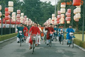 Exploring Hanoi Heritage Through the Elegance of Ao Dai: A Cultural Tourism Journey - image 7