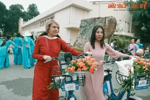 Exploring Hanoi Heritage Through the Elegance of Ao Dai: A Cultural Tourism Journey - image 1