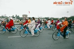 Exploring Hanoi Heritage Through the Elegance of Ao Dai: A Cultural Tourism Journey - image 2