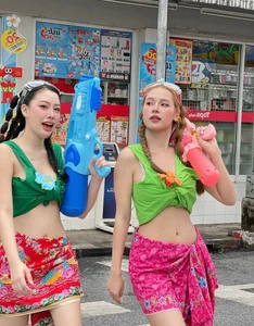 Stunning Festival Fashion: Hottest Outfits from the Thai Water Festival Songkran - image 5