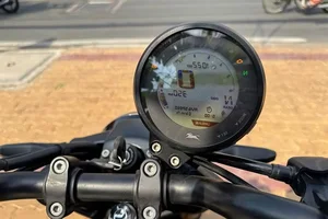 TVS Ronin 225 Arrives in Vietnam: Retro Style Meets Unbeatable Value at 73 Million VND - image 9