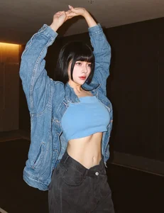 Redefining Fitness Aesthetics: The Model Captivating Fans with Her Incredible Curves - image 10