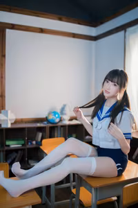 YiTuYu Art Language Vol.8275: Charming Bing Leng Qi E in Elegant Schoolgirl Attire - image 2