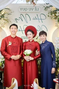 Doãn Hải My’s Mother Stuns at Wedding: Youthful Beauty That Rivals the Bride and Groom - image 3