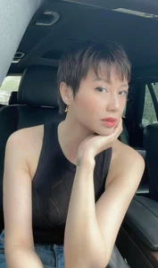Doãn Hải My’s Mother Stuns at Wedding: Youthful Beauty That Rivals the Bride and Groom - image 2