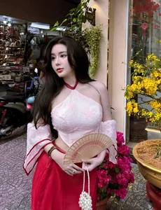 Saigon’s Top Influencer Vo Ngoc Tran Captivates Fans During Stunning China Vacation - image 4