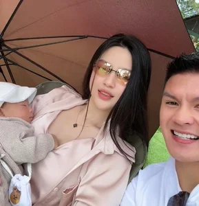 The Captivating Elegance of Chu Thanh Huyen: A Look at Her Latest Glamorous Style - image 1