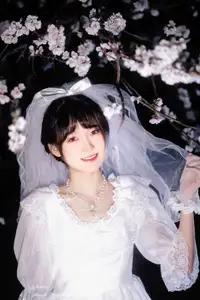 YiTuYu Vol. 8635: Ren Hai Bu's Dreamy White Dress Amidst Blossoms - image 12
