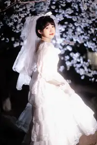 YiTuYu Vol. 8635: Ren Hai Bu's Dreamy White Dress Amidst Blossoms - image 14