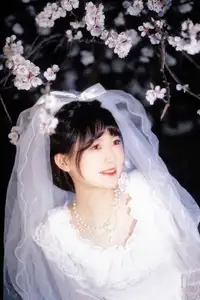 YiTuYu Vol. 8635: Ren Hai Bu's Dreamy White Dress Amidst Blossoms - image 6