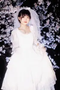 YiTuYu Vol. 8635: Ren Hai Bu's Dreamy White Dress Amidst Blossoms - image 7