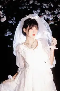 YiTuYu Vol. 8635: Ren Hai Bu's Dreamy White Dress Amidst Blossoms - image 2