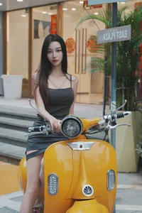 Sophisticated Urban Grace: Yin Zi Er’s Dark Gray Silhouette - image 15