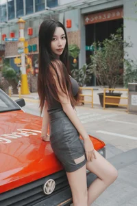 Sophisticated Urban Grace: Yin Zi Er’s Dark Gray Silhouette - image 20