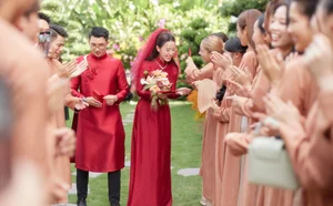 Midu's Elegant Wedding: 39 Custom Ao Dai Sets Worth Nearly 300 Million VND - image 2