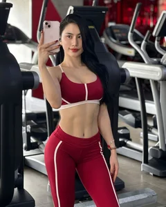Fitness Inspiration: Achieving the Perfect Athletic Physique Through Dedicated Lower Body Training - image 9