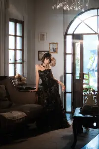 Yi Ming: Classic Elegance in Black Lace Dress - YiTuYu Art Language Vol.8835 - image 4