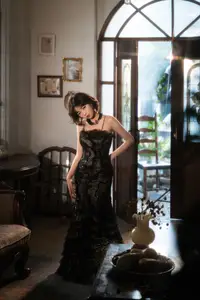 Yi Ming: Classic Elegance in Black Lace Dress - YiTuYu Art Language Vol.8835 - image 23