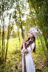 Stunning Portrait Photography of Xiao Yi in YiTuYu Art Language Vol.8863: Elegant Fashion and Artistic Aesthetic Inspiration for Creatives - image 10