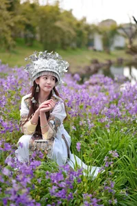 Stunning Portrait Photography of Xiao Yi in YiTuYu Art Language Vol.8863: Elegant Fashion and Artistic Aesthetic Inspiration for Creatives - image 9