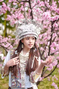 Stunning Portrait Photography of Xiao Yi in YiTuYu Art Language Vol.8863: Elegant Fashion and Artistic Aesthetic Inspiration for Creatives - image 27