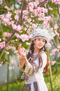 Stunning Portrait Photography of Xiao Yi in YiTuYu Art Language Vol.8863: Elegant Fashion and Artistic Aesthetic Inspiration for Creatives - image 44