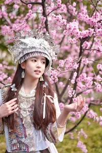 Stunning Portrait Photography of Xiao Yi in YiTuYu Art Language Vol.8863: Elegant Fashion and Artistic Aesthetic Inspiration for Creatives - image 38