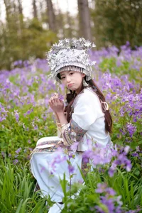 Stunning Portrait Photography of Xiao Yi in YiTuYu Art Language Vol.8863: Elegant Fashion and Artistic Aesthetic Inspiration for Creatives - image 7