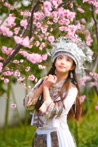 Stunning Portrait Photography of Xiao Yi in YiTuYu Art Language Vol.8863: Elegant Fashion and Artistic Aesthetic Inspiration for Creatives - image 14