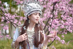 Stunning Portrait Photography of Xiao Yi in YiTuYu Art Language Vol.8863: Elegant Fashion and Artistic Aesthetic Inspiration for Creatives - image 52