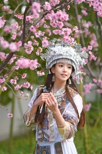 Stunning Portrait Photography of Xiao Yi in YiTuYu Art Language Vol.8863: Elegant Fashion and Artistic Aesthetic Inspiration for Creatives - image 41