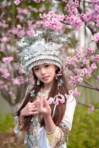 Stunning Portrait Photography of Xiao Yi in YiTuYu Art Language Vol.8863: Elegant Fashion and Artistic Aesthetic Inspiration for Creatives - image 19