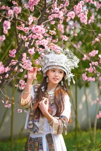 Stunning Portrait Photography of Xiao Yi in YiTuYu Art Language Vol.8863: Elegant Fashion and Artistic Aesthetic Inspiration for Creatives - image 33