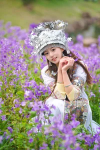 Stunning Portrait Photography of Xiao Yi in YiTuYu Art Language Vol.8863: Elegant Fashion and Artistic Aesthetic Inspiration for Creatives - image 37