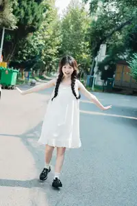 Charming Qi E Luo Bo Guai in YiTuYu Vol.8726: Pure Beauty in an Old Setting - image 23