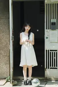 Charming Qi E Luo Bo Guai in YiTuYu Vol.8726: Pure Beauty in an Old Setting - image 10