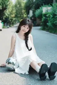 Charming Qi E Luo Bo Guai in YiTuYu Vol.8726: Pure Beauty in an Old Setting - image 15