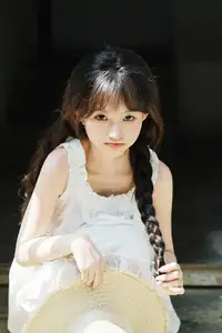 Charming Qi E Luo Bo Guai in YiTuYu Vol.8726: Pure Beauty in an Old Setting - image 21