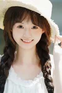 Charming Qi E Luo Bo Guai in YiTuYu Vol.8726: Pure Beauty in an Old Setting - image 1