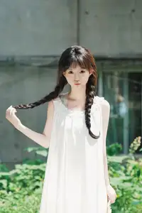 Charming Qi E Luo Bo Guai in YiTuYu Vol.8726: Pure Beauty in an Old Setting - image 18
